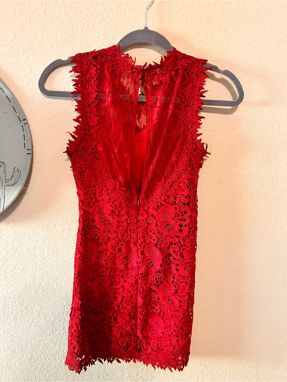 Romeo & Juliet Couture Red Floral Lace Mini Dress - Picture 3 of 3